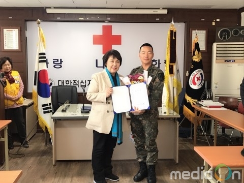 수도군단 700특공연대 김동진 부사관, ‘정춘숙 국회의원 표창장 수상’