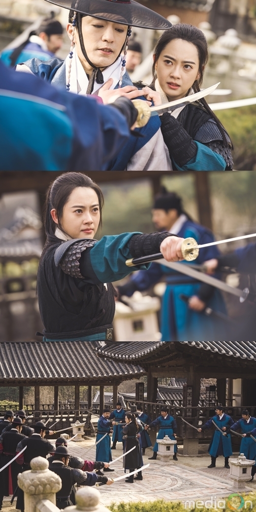 해치, 고아라, 목에 겨눠진 칼! 위기… 긴장감 최고조 ‘무슨 일?’