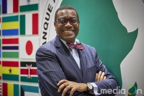 아데시나 아프리카개발은행 총재, 선학평화상 상금 50만달러 세계기아퇴치재단에 전액 기부