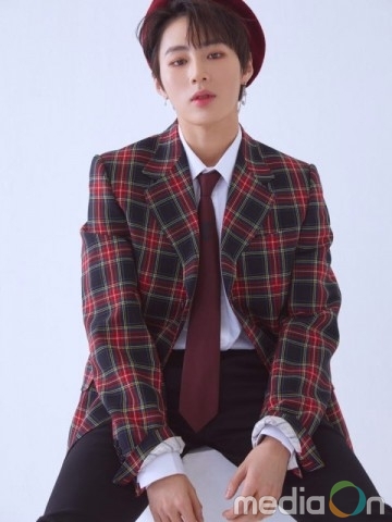 하성운, 청하에 이어 EBS 아이돌 낭독 기부 프로젝트 ‘아이돌이 읽다, 마음을 잇다’ 두 번째 주자로 참여 확정